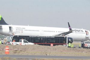 Volaris Plane Returns To The AICM For Possible BOMB Threat